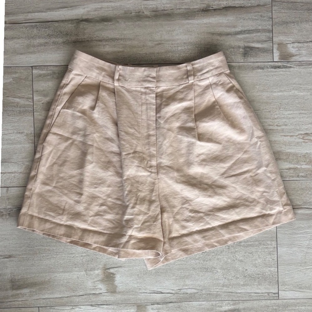 WAYF Womens XS Beige High Waisted Pleated Tailored Dressy Shorts Summer Business